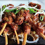 铁板黑椒羊仔骨 Wok-fried Lamb Chops w/ Black Pepper Sauce